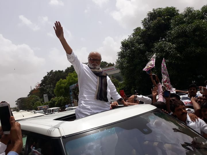 भुजबळ उद्या जिल्ह्यातील विविध प्रश्नासंदर्भात जिल्हाधिकाऱ्यांची भेट घेणार आहेत. 