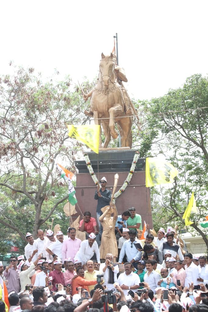  रविवारी 17 जून रोजी सकाळी दहा वाजता सप्तश्रृंगी गडावर जाऊन ते देवीचं दर्शन घेतील. त्यानंतर नाशिकला मुक्काम असेल.