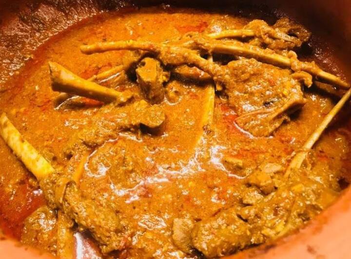 कोशा मांगशो हा मटणाचा चविष्ट पदार्थही या फूड फेस्टिव्हलमध्ये तुमच्या दिमतीला आहे