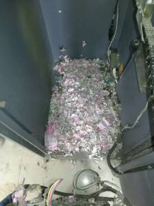 व्हायरल सत्य : ATM मधील लाखो रुपयांच्या नोटा कुरतडल्या?