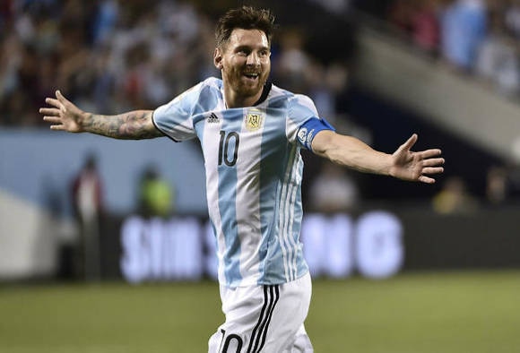 Lionel Messi : The hero of Football लायनेल मेसी... फुटबॉलच्या दुनियेचा नायक!
