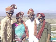 मुंबईत दोन मुलांसह दाम्पत्याची आत्महत्या, कारण अस्पष्ट