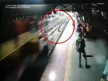 CCTV : कुर्ला स्टेशनवर भरधाव ट्रेनखाली उडी घेत तरुणाने जीवन संपवलं