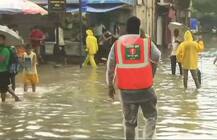 मुंबईत मुसळधार, रस्ते आणि रेल्वे वाहतुकीवरही परिणाम