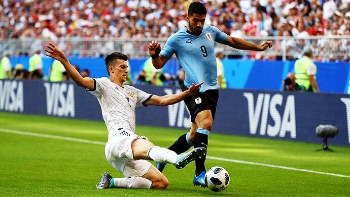 Uruguay beat Russia by 3-0 in FIFA world cup उरुग्वेकडून रशियाचा 3-0 ने धुव्वा