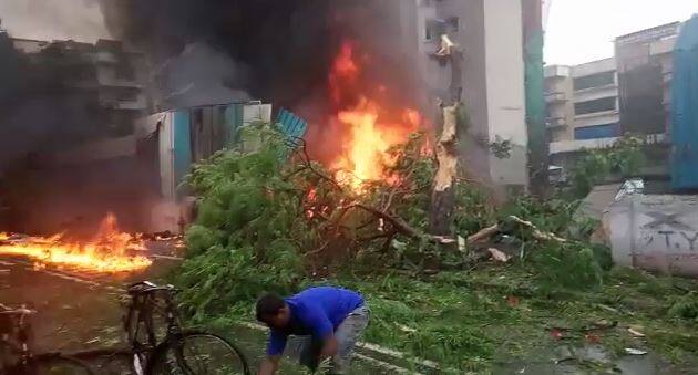 हजारोंचे प्राण वाचवले, महिला वैमानिकाने प्रसंगावधान दाखवलं chartered plane crashed in ghatkoper update हजारोंचे प्राण वाचवले, महिला वैमानिकाने प्रसंगावधान दाखवलं