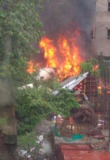 घाटकोपरमध्ये चार्टर्ड विमान कोसळलं!