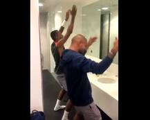 VIDEO : हार्दिक पंड्या आणि शिखर धवनचा बाथरुम डान्स