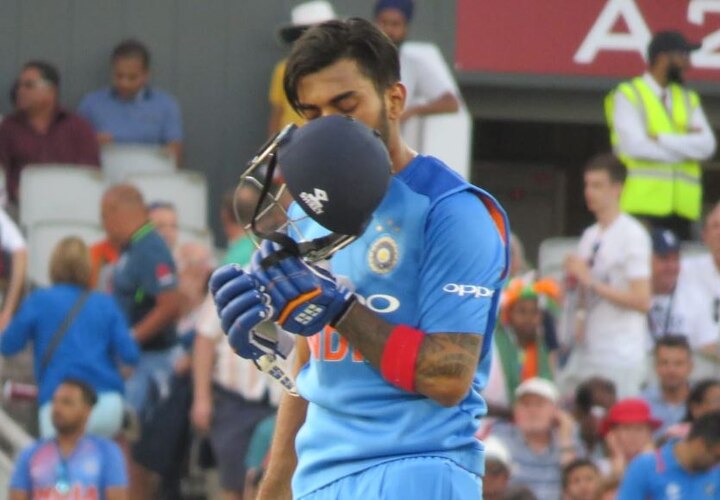 त्यानं रोहित शर्माच्या साथीनं दुसऱ्या विकेटसाठी 123 धावांची भागीदारी रचली. मग राहुल आणि विराट कोहलीनं 40 धावांची अभेद्य भागीदारी रचून भारताच्या विजयावर शिक्कामोर्तब केलं. विराट कोहलीनं नाबाद 20 धावांची खेळी केली. सलामीवीर शिखर धवन अवघ्या 4 धावांवर माघारी परतला. 