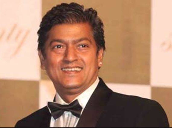 आदेश श्रीवास्तव : कर्करोगाने बळी घेतलेला आणखी एक बॉलिवूड सेलिब्रेटी म्हणजे संगीतकार आदेश श्रीवास्तव. कर्करोगाचं निदान झाल्यानंतर अवघ्या 40 दिवसांत त्यांचे प्राण गेले. वयाच्या अवघ्या 51 व्या वर्षी श्रीवास्तव यांनी जगाचा निरोप घेतला.