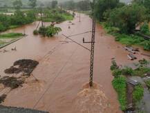 मुसळधार पावसामुळे कल्याण-कर्जत रेल्वेसेवा विस्कळीत