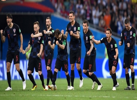 FIFA World Cup 2018: Croatia beat Russia on Penalty shootout latest update यजमान रशियाचं आव्हान संपुष्टात, क्रोएशिया उपांत्य फेरीत