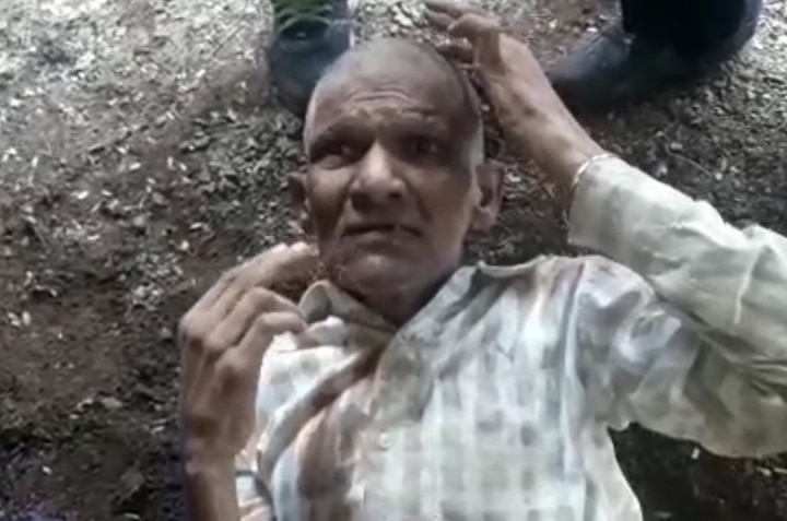 Nashik : Old man saved from pothole, wanted to smoke desperately latest update आधी बिडी द्या, खड्डयातून बाहेर काढलेल्या आजोबांची तलफ!