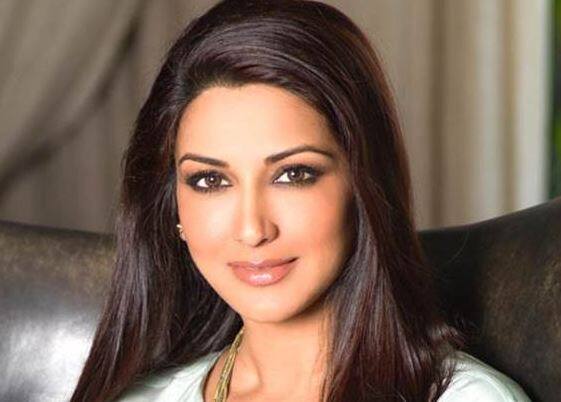 कॅन्सरच्या उपचारादरम्यानचा सोनाली बेंद्रेचा ‘न्यू लूक’ sonali bendre share her new look new photo and video कॅन्सरच्या उपचारादरम्यानचा सोनाली बेंद्रेचा ‘न्यू लूक’