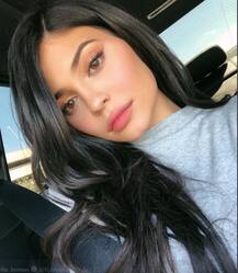 अवघ्या विसाव्या वर्षी कायली बनली अब्जधीश