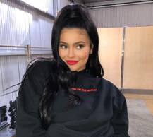 अवघ्या विसाव्या वर्षी कायली बनली अब्जधीश