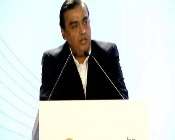 रिलायन्सने पेट्रोकेमिकल्सची क्षमता दुप्पट केल्याने त्याचा फायदा चेअरमन अंबानींच्या संपत्तीत वाढीने झाला. 