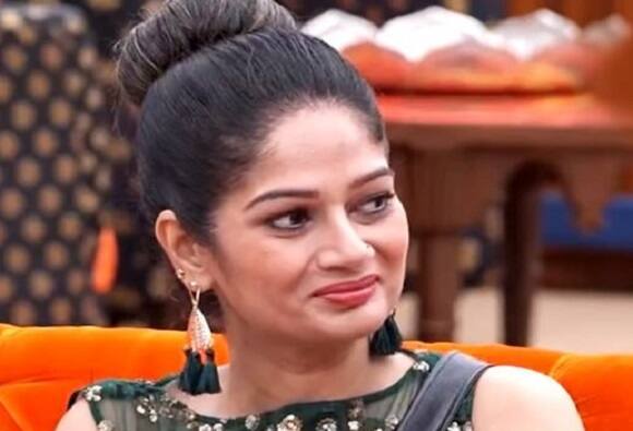 Bigg Boss Marathi : Resham Tipnis eliminated आस्तादला सुरक्षित करुन रेशम टिपणीस 'बिग बॉस'मधून बाद