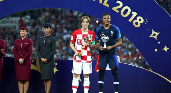 फ्रान्सचा एमबापे यंग प्लेअर ऑफ द वर्ल्ड कप पुरस्काराचा मानकरी ठरला. तर क्रोएशियाचा कर्णधार लुका मॉड्रिड गोल्डन बॉल पुरस्काराचा मानकरी ठरला. 