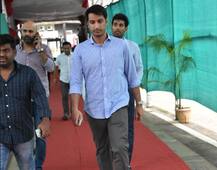 तरुणाई डिप्रेशनमध्ये, आणि आपण ‘स्मार्ट सिटी’च्या बाता ठोकतोय : पार्थ पवार