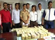 जुन्या नोटा बदलण्यासाठी नगरहून पुण्यात, काँग्रेस नगरसेवकासह 5 जण ताब्यात