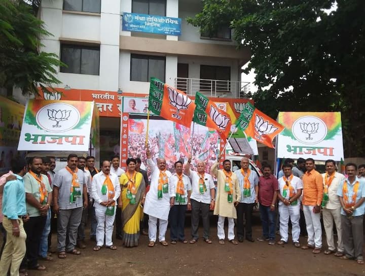 विरोधकांकडून होणाऱ्या आरोपांना प्रत्युत्तर देण्यासाठीची यंत्रणाही या वॉररुममध्ये उभारली गेली आहे. तसेच प्रभागनिहाय रोड शो आणि रॅलीजचे वेळापत्रकही ठरवले जात आहे.