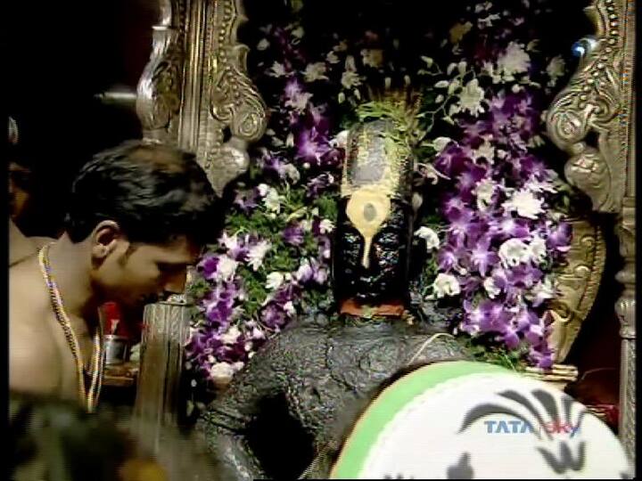 'ज्ञानोबा-तुकोबा'च्या जयघोषात अवघी पंढरी दुमदुमली आहे.