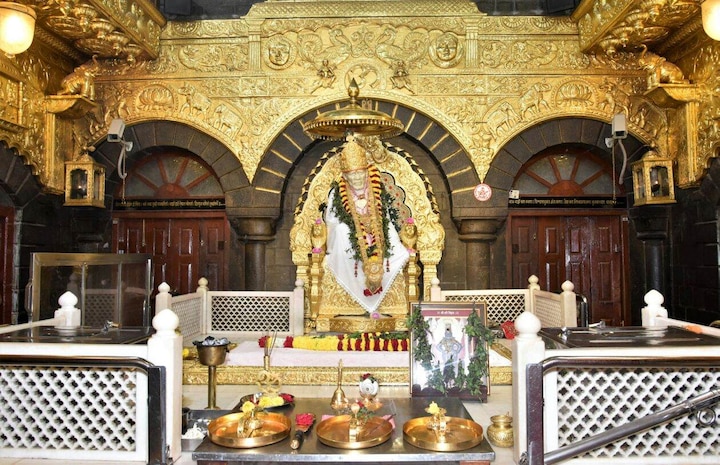 Shirdi shrine: Maharashtra government revises Covid guidelines for vistors of Saibaba temple Shri Saibaba News: शिरडी साईबाबा मंदिर में अब हर दिन दर्शन कर सकते हैं 25 हजार श्रद्धालु, मिली मंजूरी