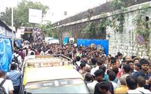 रेल्वे पूल बंद, लोअर परेल स्थानकाबाहेरील परिस्थिती!