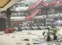 वाशीतील रघुलीला मॉलमधील सुरक्षा ग्रील कोसळलं