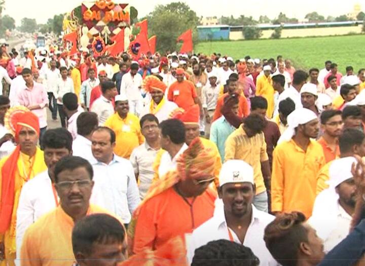  पुण्यातील मानच्या पालखीचं शिर्डीत आगमन झालं आहे.