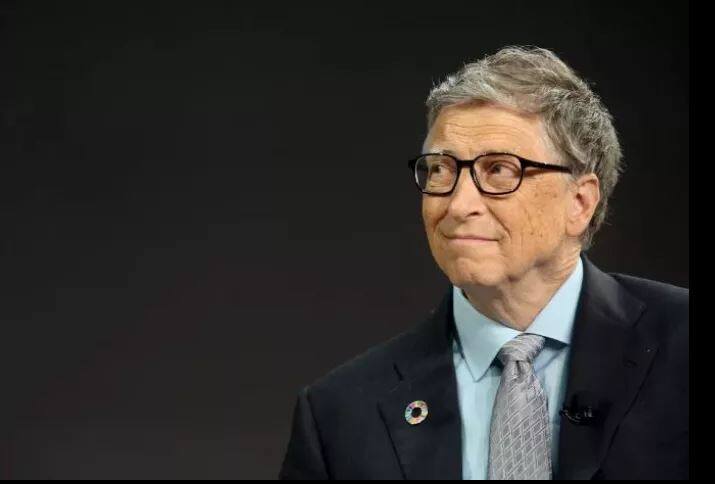 ब्रिटनच्या यू-जीओवी वेबसाईटने 35 देशांमधील 37 हजार लोकांचा सर्व्हे करुन जगातील प्रशंसनीय व्यक्तींचा शोध घेतला आहे. 20 पुरुष आणि 20 महिलांचा यामध्ये समावेश आहे. या यादीत पुरुषांमध्ये बिल गेट्स अव्वल स्थानी आहेत. 