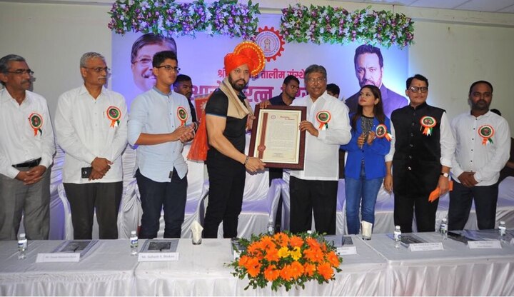 Salman Khan's bodyguard Shera receives Aarogya Ratna award in Sangli latest update सलमानचा बॉडीगार्ड शेराला सांगलीत 'आरोग्यरत्न' पुरस्कार
