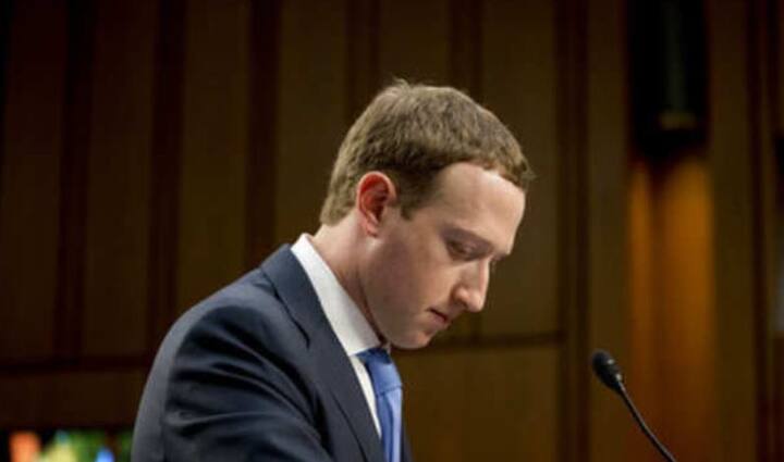 जर फेसबुकच्या शेअर्समध्ये आजही घसरण झाली तर झुकरबर्गला आणखी नुकसान सहन करावं लागू शकतं. ब्लूमबर्ग बिलिनियर्स इंडेक्सनुसार त्याच्या संपत्तीत 13.7 अब्ज डॉलर म्हणजेच सुमारे 940 अब्ज रुपयांनी कपात होऊ शकते. 