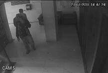 कुरिअर मॅन असल्याचं सांगून 70 वर्षीय वृद्धेला लुटलं