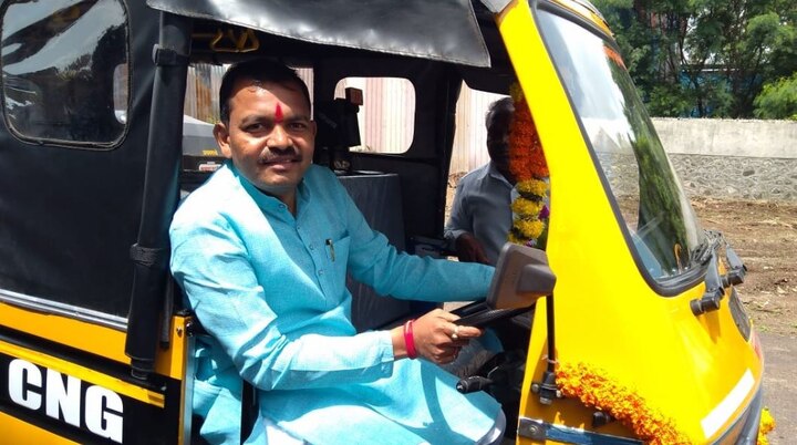 Rahul Jadhav elected as Pimpri Chinchwad Mayor रिक्षा चालक व्यक्ती पिंपरी चिंचवडच्या महापौरपदी विराजमान