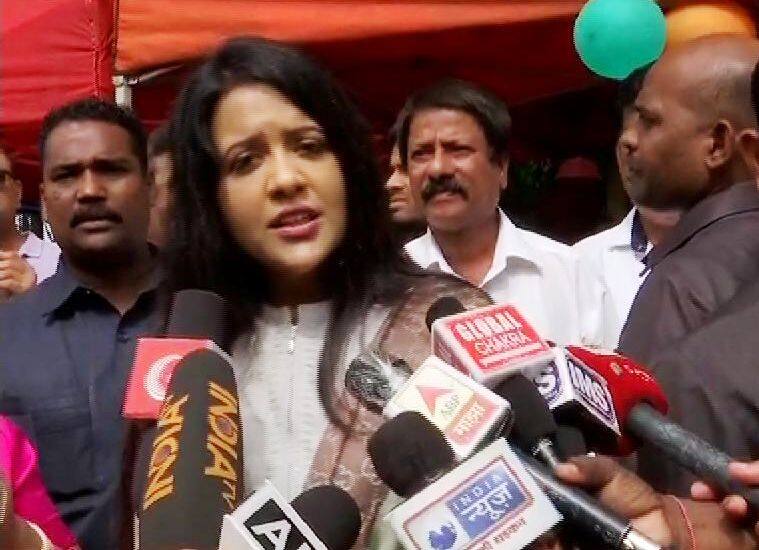 CM's wife Amruta Fadnavis reaction on Maratha reservation मराठा आरक्षणाबाबात अमृता फडणवीस म्हणतात...
