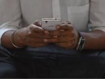 मोबाईलवर जास्त वेळ घालवताय? ‘या’ आजाराचा धोका