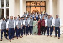 उपकर्णधारापेक्षा अनुष्का जास्त महत्त्वाची? BCCI च्या फोटोमुळे प्रश्न