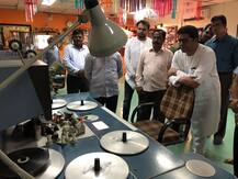 राज ठाकरेंची राष्ट्रीय चित्रपट संग्रहालयाला भेट