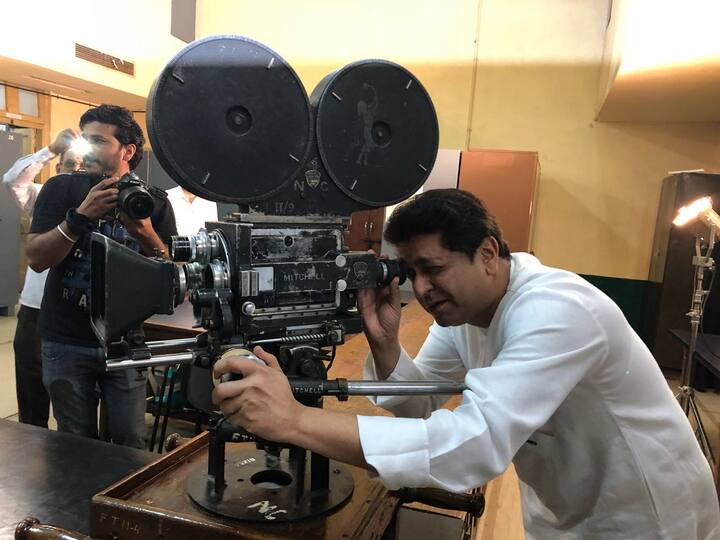 एनएफएआयच्या संग्रहात असलेली ‘किल्ले रायगड’ ही दुर्मिळ चित्रफित राज यांनी प्रिव्ह्यू थिएटरमध्ये बसून पाहिली. 