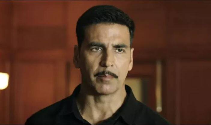 अक्षय कुमारच्या 'बेबी' या सिनेमातील एक डायलॉग विसरणे अशक्य आहे. 'मिल जाते है कुछ ऑफिसर्स हममें जो थोड़े पागल, थोड़े अड़ियल, जिनके दिमाग में सिर्फ देश और देशभक्ती घूमती रहती है. ये देश के लिए मरना नहीं चाहते बल्कि जीना चाहते हैं ताकी आखिरी सांस तक देश की रक्षा कर सके.'