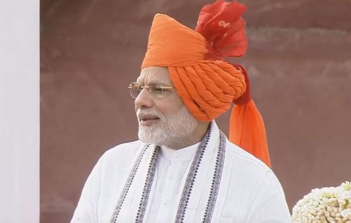 7. महात्मा गांधीजींनी सत्याग्रही तयार केले, त्यांच्या आगामी जयंतीदिनी आपण देशाला स्वच्छ करण्यासाठी स्वच्छाग्रही बनवू. आमच्या स्वच्छ भारत अभियानाची अनेकांनी खिल्ली उडवली, पण WHO च्या अहवालात याच अभियानामुळे 3 लाख मुलांचा जीव वाचल्याचं नमूद - नरेंद्र मोदी