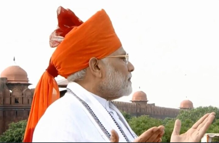 8. स्वातंत्र्यानंतरचं देशातलं हे पहिलं मंत्रिमंडळ आहे, ज्यात महिलांना सर्वाधिक स्थान आहे. देशात पहिल्यांदाच सुप्रीम कोर्टात तीन महिला न्यायमूर्ती - नरेंद्र मोदी