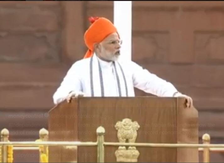 11. अंतराळामध्ये मानवयान पाठवणारा भारत हा जगातला चौथा देश ठरेल. 2022 मध्ये स्वातंत्र्यदिनाच्या 75 व्या वर्धापन दिनानिमित्त भारतीय बनावटीच्या यानातून भारतीय अंतराळवीर अंतराळाची सफर करु शकेल - नरेंद्र मोदी