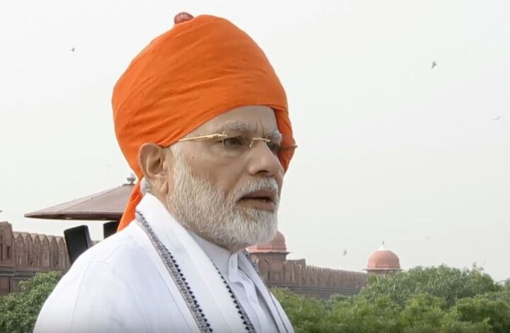 12. डॉ. बाबासाहेब आंबेडकरांनी देशाला दिलेलं संविधान आमच्यासाठी मार्गदर्शक, गरिबांना न्याय मिळावा, दलित, आदिवासींना विकासाचा अधिकार संविधानाने दिला - नरेंद्र मोदी