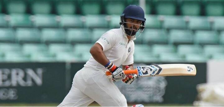 कसोटी क्रिकेटमध्ये षटकार लगावत सुरुवात करणारा रिषभ पहिला भारतीय खेळाडू ठरला आहे. याशिवाय आंतरराष्ट्रीय क्रिकेटमध्ये षटकाराने आपलं खातं खोलणारा रिषभ 12वा खेळाडू ठरला आहे.