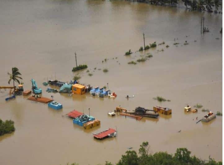 Government of India rejected help from UAE for Kerala केरळला यूएईने देऊ केलेली 700 कोटींची मदत केंद्राने नाकारली!