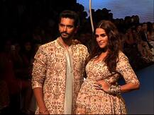 प्रेग्नंट नेहा धुपियाचा रॅम्पवर जलवा