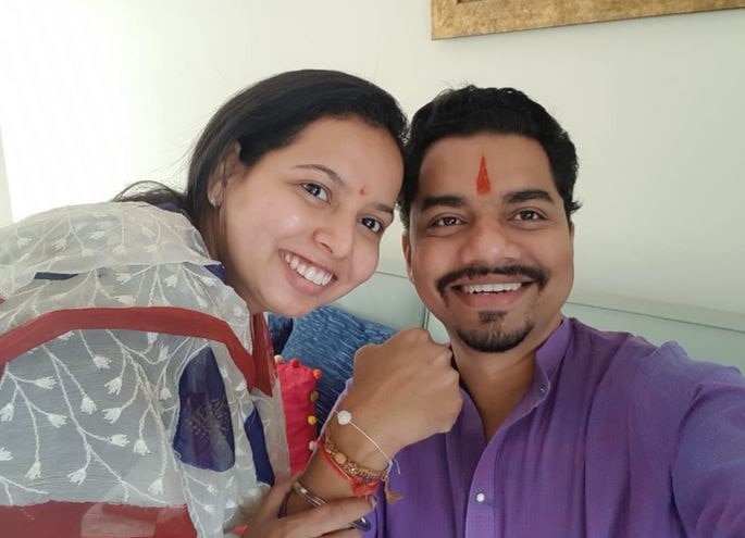 सुनिल तटकरे यांची कन्या अदिती तटकरे आणि बंधू - आमदार अनिकेत तटकरे